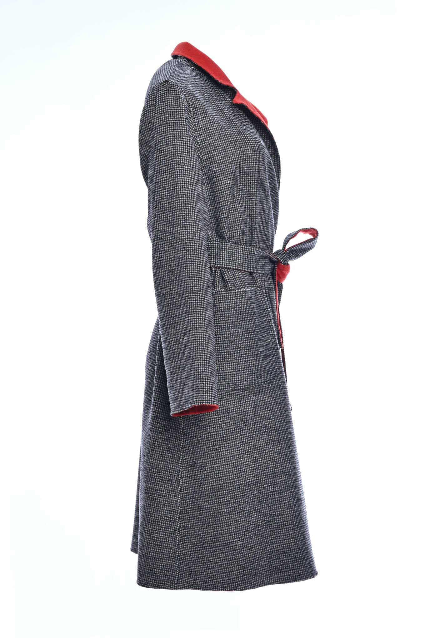 Reversible Cashmere/Wool Coat side view Black & White Houndstooth Pattern